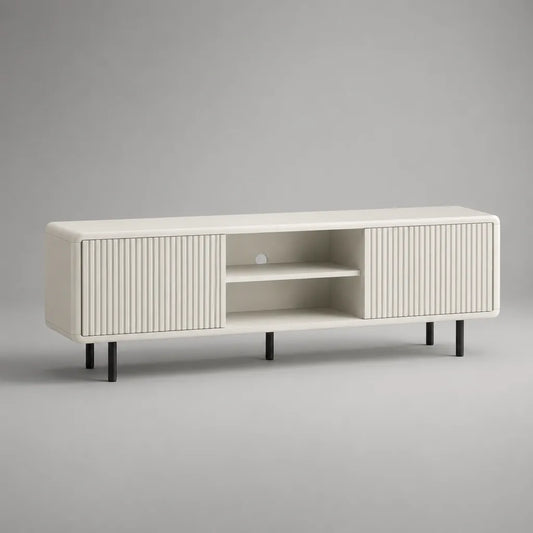 Mobile TV rettangolare in MDF bianco con 2 ante scanalate, vano centrale e gambe in acciaio nero, 160 x 40 x 60 cm